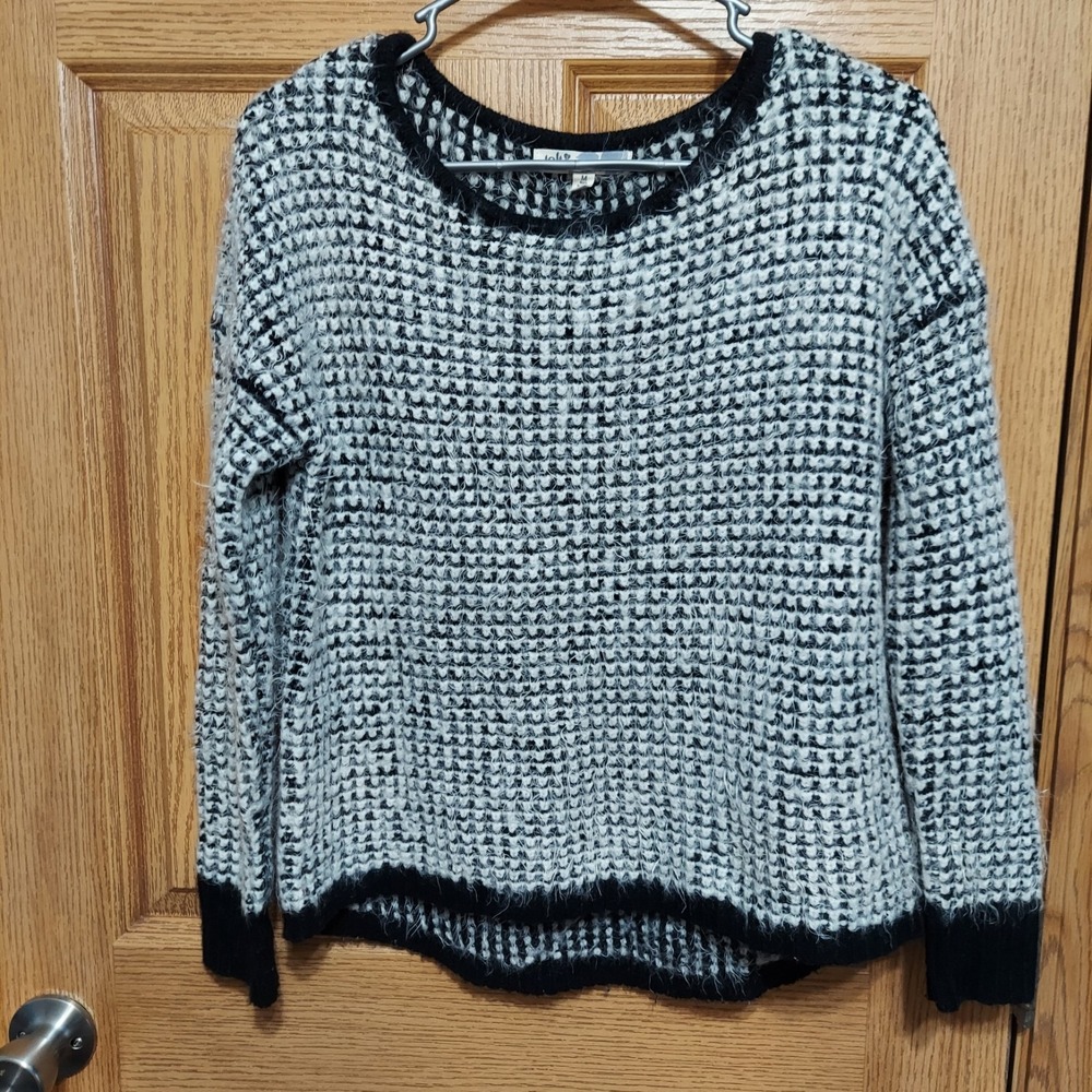 Jolt Black and White Cozy Knit Sweater Women's Size M Eyelash